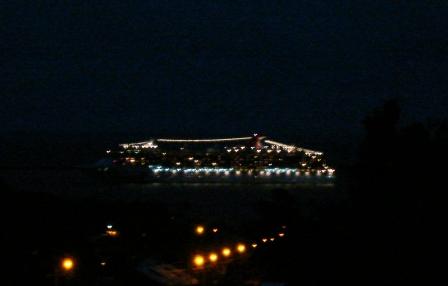 Carnival Spirit ship leaving Hilo